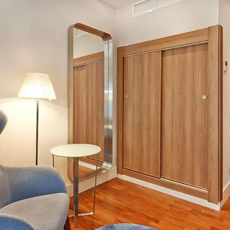 Nh Les Corts Szálloda 3*