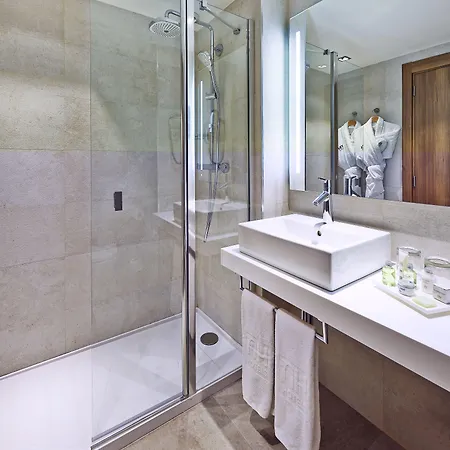 Hotel Nh Les Corts 3*