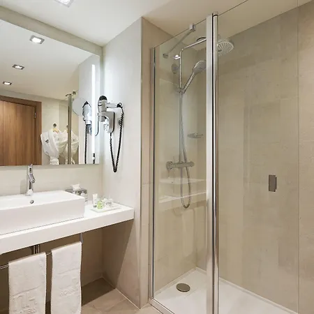 Nh Les Corts Barcelona