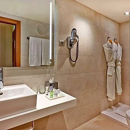 Nh Les Corts Hotel 3*