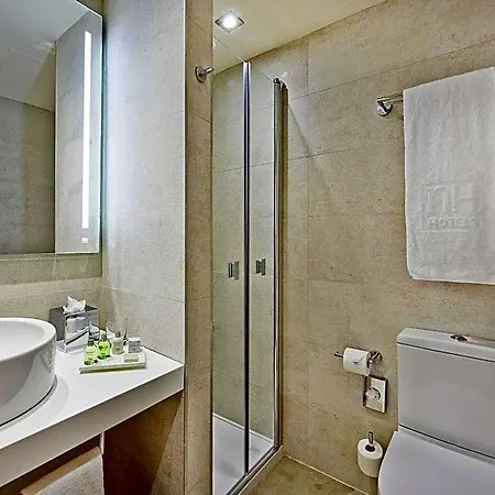 Hotel Nh Les Corts 3*