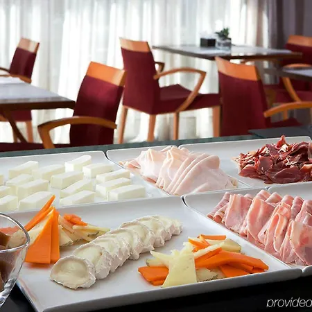 Nh Les Corts Hotel 3*