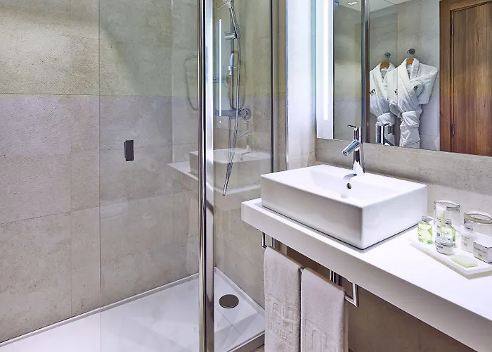 Hotel Nh Les Corts 3*