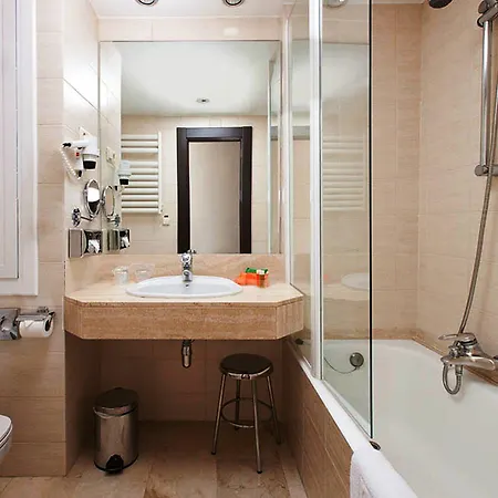 Nh Les Corts Hotel