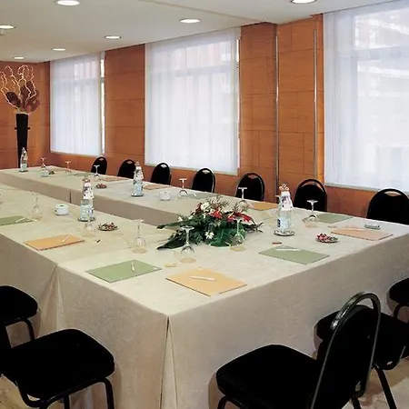 מלון Nh Les Corts ברצלונה