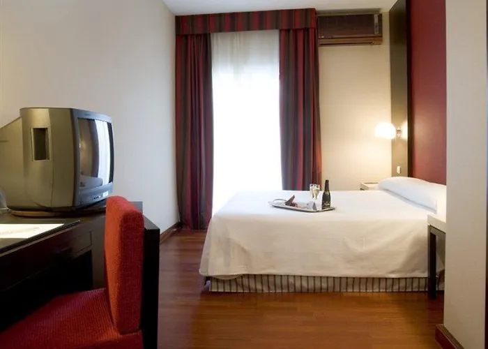 Nh Les Corts Hotel 3*