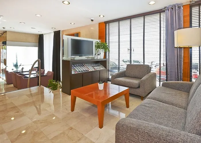 Nh Les Corts 3*